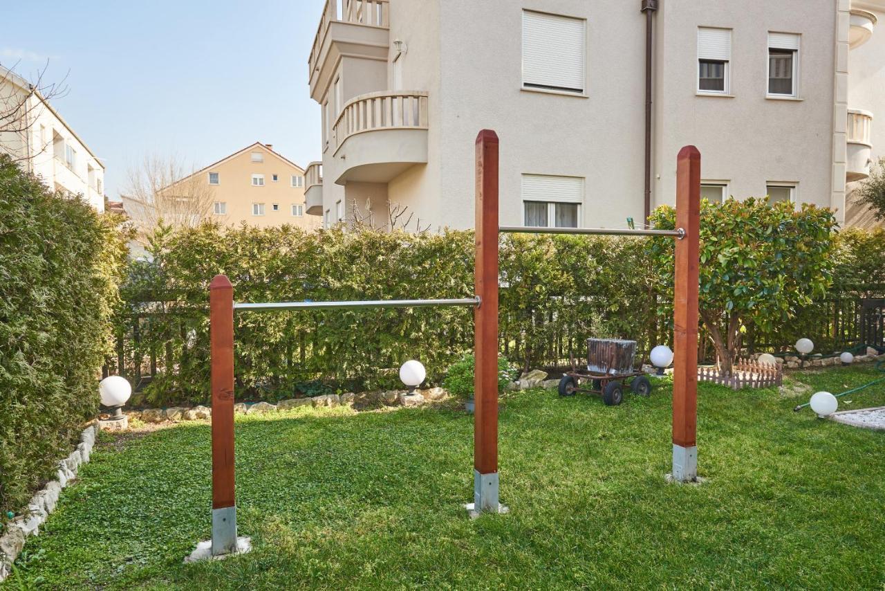 Lovric With Sea View Apartment *