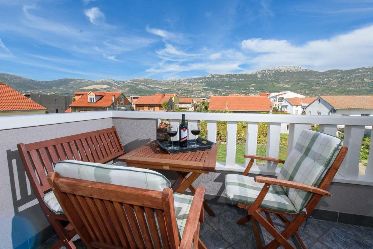 Lovric With Sea View Kastela