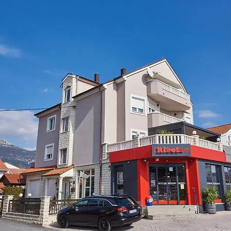 Apartments Lovric With Sea View Kastela Exterior photo