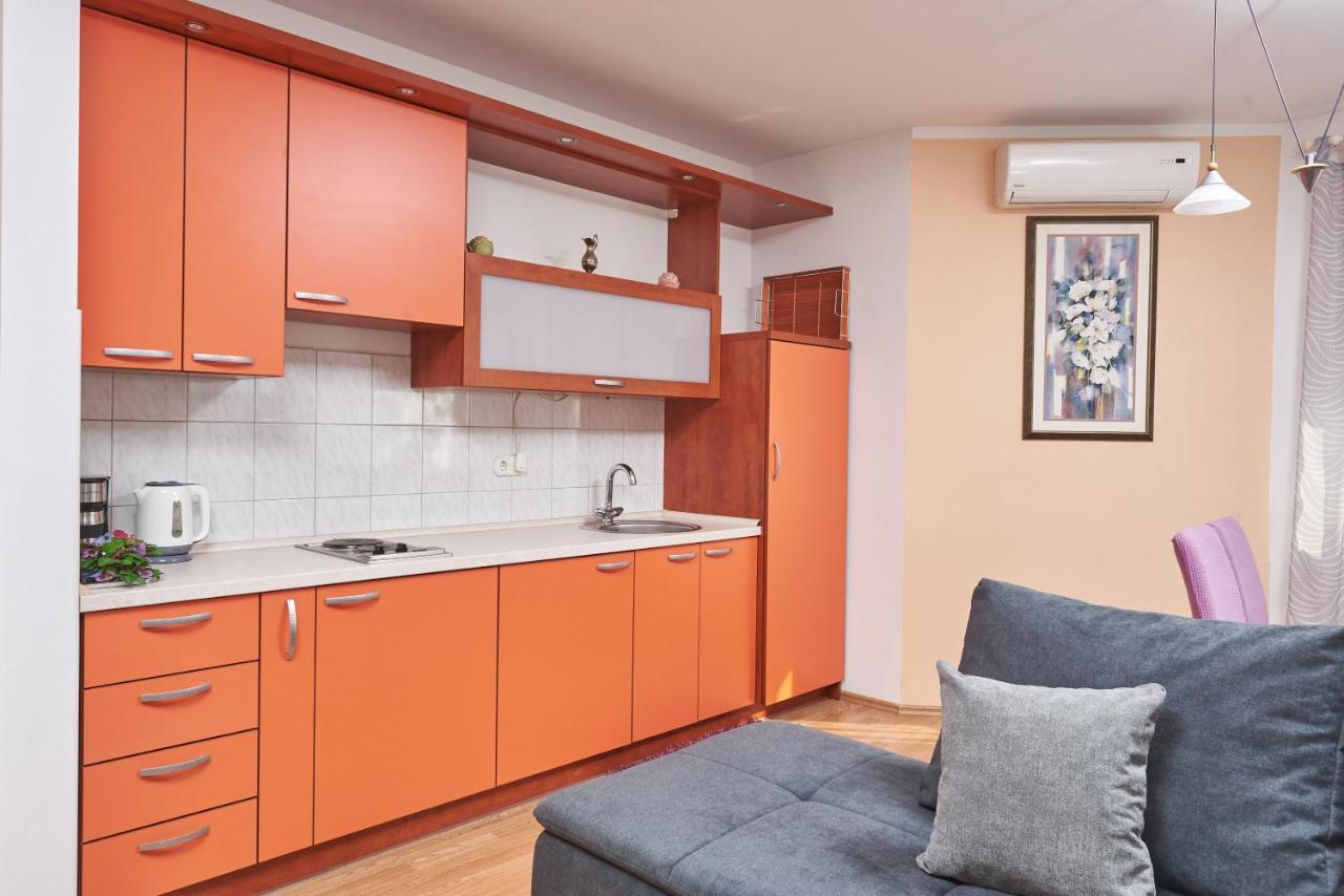 Apartment Lovric With Sea View
