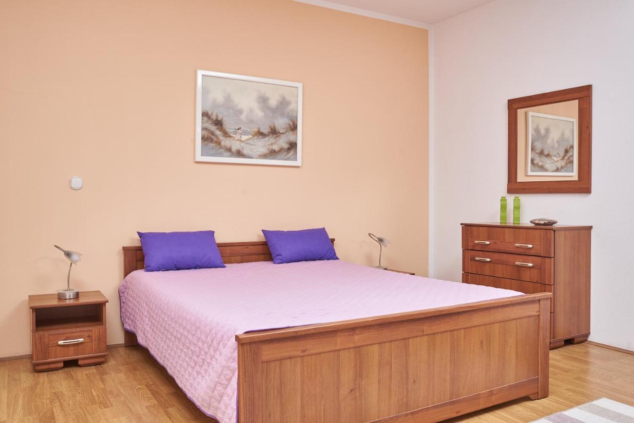 Lovric With Sea View Apartment