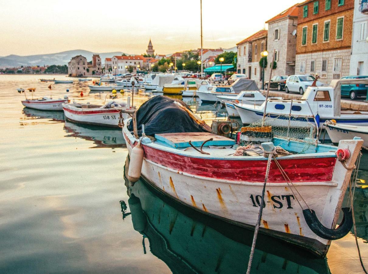 Lovric With Sea View Kastela